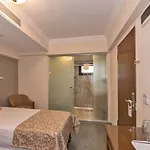 拉雷利高能酒店 3* 伊斯坦布尔