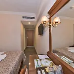 拉雷利高能酒店