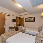 拉雷利高能酒店 3*