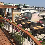拉雷利高能酒店 酒店